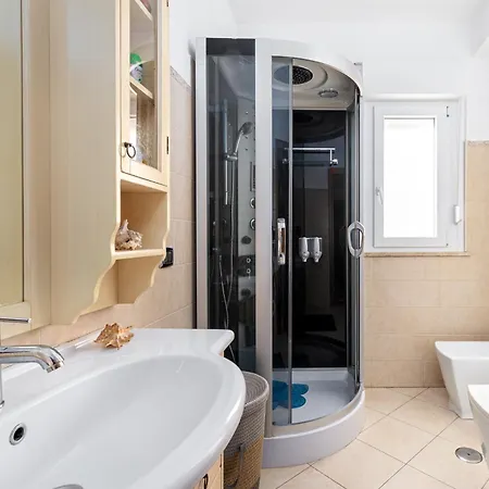 Apartment Cama Soul Apartment, Free Covered Parking On The Lido di Ostia